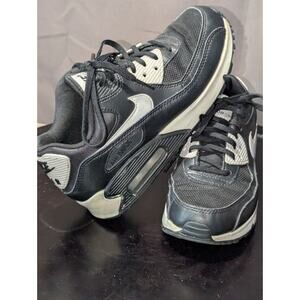 Nike Shoes Women's Size 5 Black White Panda Air Max 90 Essential Sneakers Train